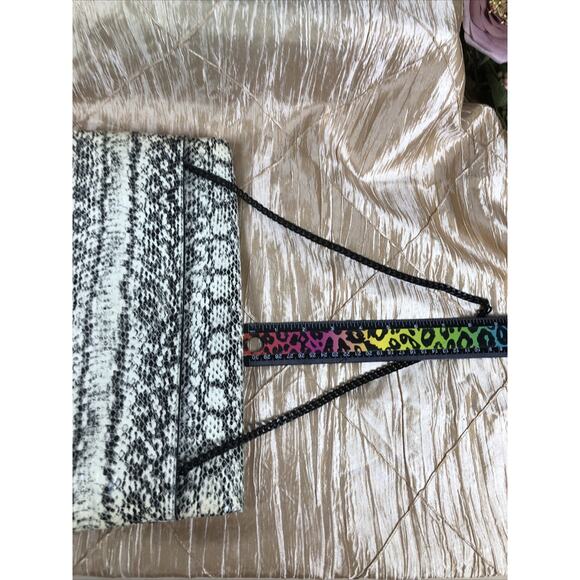 VINCE CAMUTO Leather Fold-Over Convertible Clutch Bag w/chain Strap Mob Wife - Picture 8 of 8